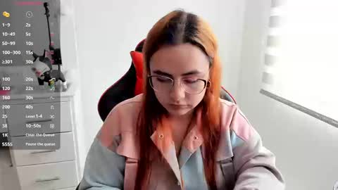 Dulce Maria online show from 09-23-25, 05:16