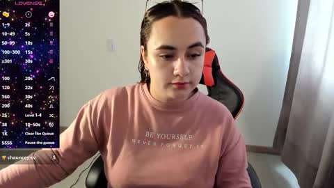 Dulce Maria online show from 10-17-25, 07:16