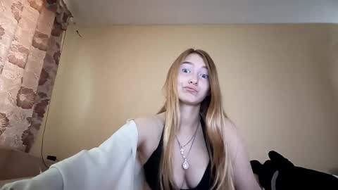 Snapshot of marylynreifsnider chatting on 09-10-25, 07:19 Hi My name is Elina Im 18 years old. online show from 09-10-25, 07:19