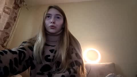 Snapshot of marylynreifsnider chatting on 09-15-25, 06:46 Hi My name is Elina Im 18 years old. online show from 09-15-25, 06:46