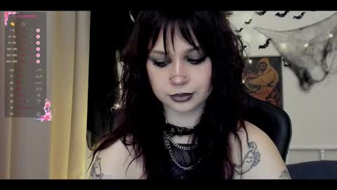 Mary x online show from 10-31-25, 09:21