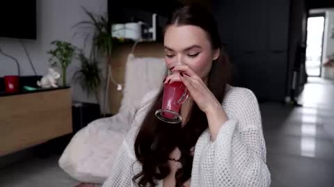 Marina online show from 11-25-25, 11:43