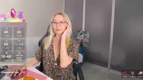 Snapshot of marysantamonika chatting on 09-08-25, 06:18 Mary online show from 09-08-25, 06:18