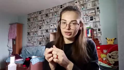 Kelly online show from 04-10-26, 07:24