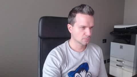 Snapshot of maschiodavide89 chatting on 12-30-24, 10:32 David online show from 12-30-24, 10:32