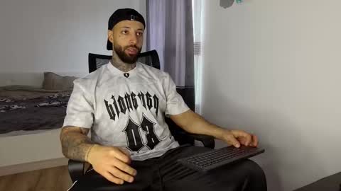 masculineguy69 online show from 11-17-25, 10:32