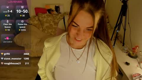 Snapshot of masha179807 chatting on 05-28-26, 06:27 Masha online show from 05-28-26, 06:27