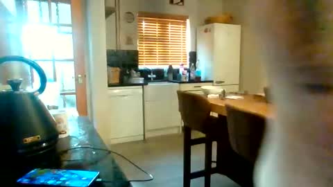 Snapshot of masked_masturbation_couple chatting on 05-29-26, 05:27 Masked Masturbation Couple online show from 05-29-26, 05:27