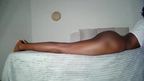 masked_shy_girl online show from 04-21-26, 01:42