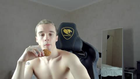 Snapshot of mason_warhol chatting on 12-05-24, 01:14 Mason online show from 12-05-24, 01:14