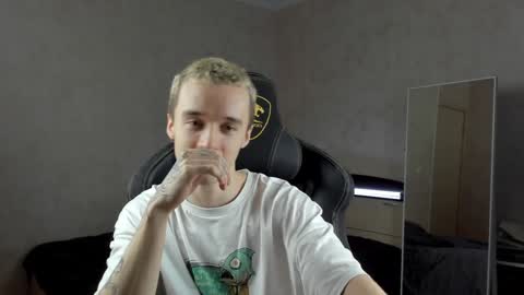 Snapshot of mason_warhol chatting on 12-13-24, 06:59 Mason online show from 12-13-24, 06:59