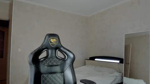 Snapshot of mason_warhol chatting on 02-10-25, 09:47 Mason online show from 02-10-25, 09:47