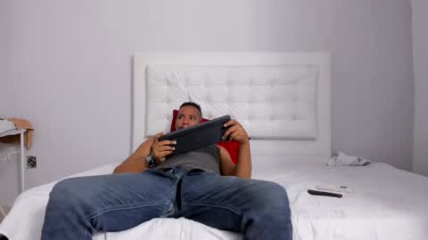 Lucas online show from 02-28-25, 01:37