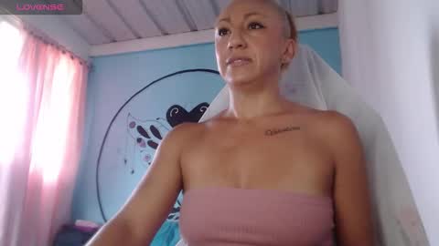 massiel ferreti online show from 10-21-25, 10:21