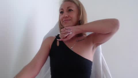 Snapshot of massielferretis chatting on 05-03-26, 09:32 massiel ferreti online show from 05-03-26, 09:32