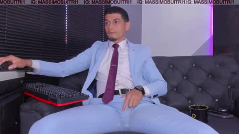 I am Massimo online show from 12-19-25, 01:29