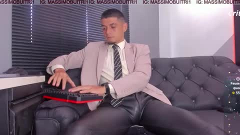 I am Massimo online show from 02-11-26, 03:06