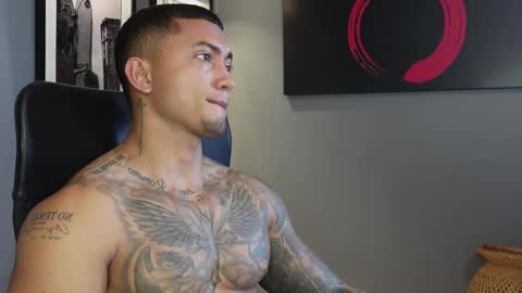 Snapshot of massimo_rizzo_ chatting on 11-22-25, 07:02 Massimo online show from 11-22-25, 07:02