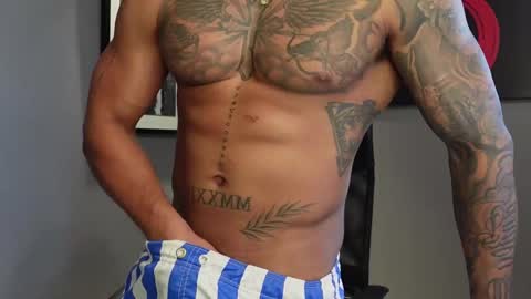 Snapshot of massimo_rizzo_ chatting on 11-25-25, 09:26 Massimo online show from 11-25-25, 09:26