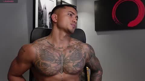 Snapshot of massimo_rizzo_ chatting on 11-27-25, 03:08 Massimo online show from 11-27-25, 03:08