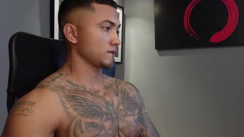 Snapshot of massimo_rizzo_ chatting on 11-30-25, 08:24 Massimo online show from 11-30-25, 08:24