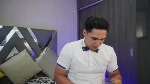 Snapshot of massimo_vidal chatting on 09-27-25, 03:11 massimo_vidal online show from 09-27-25, 03:11