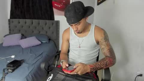 Snapshot of master_boy28 chatting on 05-27-26, 02:41 master_boy28 online show from 05-27-26, 02:41
