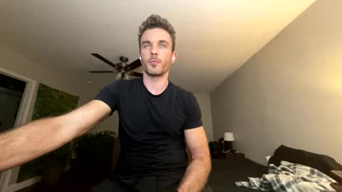 Snapshot of master_louie chatting on 12-25-24, 02:46 muskyjockdick online show from 12-25-24, 02:46