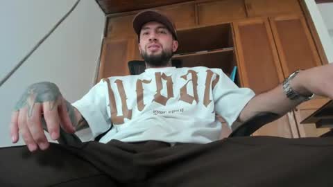 Snapshot of master_steven_01 chatting on 06-10-26, 03:11 steven online show from 06-10-26, 03:11