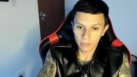 Snapshot of masterdave7 chatting on 05-12-26, 11:35 Dave online show from 05-12-26, 11:35