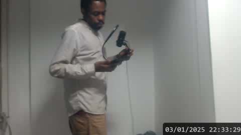 Snapshot of masterdomfuck chatting on 01-04-25, 01:31 Masterdomfuck online show from 01-04-25, 01:31