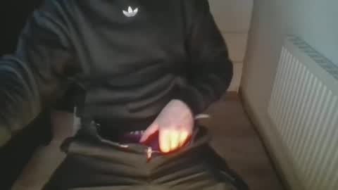 Snapshot of masterjepp92 chatting on 03-10-25, 10:45 masterjepp92 online show from 03-10-25, 10:45