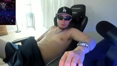 Snapshot of mastermusclebro chatting on 05-27-26, 08:06 mastermusclebro online show from 05-27-26, 08:06