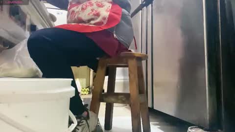 SuSu online show from 11-26-25, 04:24