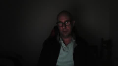 Snapshot of mat11efou chatting on 05-12-26, 04:31 mat11efou online show from 05-12-26, 04:31