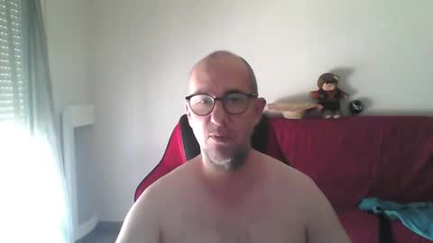 Snapshot of mat11efou chatting on 05-24-26, 01:49 mat11efou online show from 05-24-26, 01:49