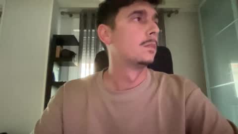 Snapshot of matahavi chatting on 11-11-25, 04:29 Aaron online show from 11-11-25, 04:29