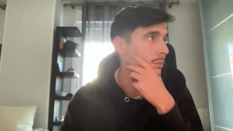 Snapshot of matahavi chatting on 12-17-25, 03:29 Aaron online show from 12-17-25, 03:29