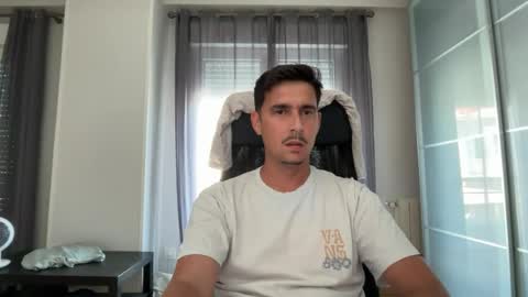 Snapshot of matahavi chatting on 06-11-26, 04:38 Aaron online show from 06-11-26, 04:38