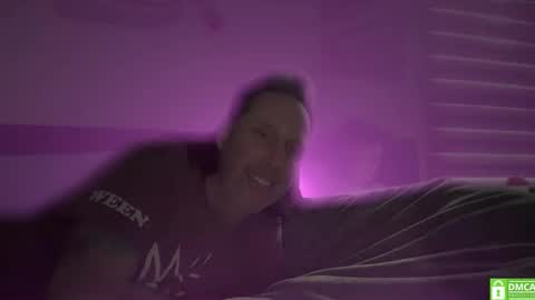 Snapshot of matchingtracksuits chatting on 01-27-25, 03:07 Jer and Kel online show from 01-27-25, 03:07