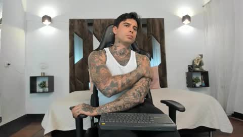 mateo_dilucajs1 online show from 10-21-25, 08:53