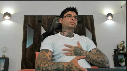 mateo_dilucajs1 online show from 10-31-25, 08:21