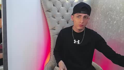 mateo mitchell online show from 10-14-25, 04:35