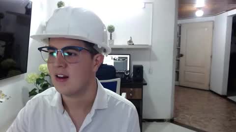 Snapshot of mateo_strong chatting on 01-15-26, 08:34 MATEO STRONG online show from 01-15-26, 08:34