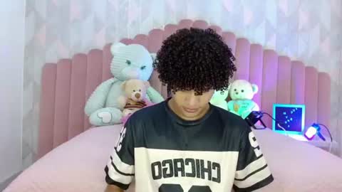Snapshot of matewhottxx chatting on 07-20-26, 06:17 Mathew online show from 07-20-26, 06:17