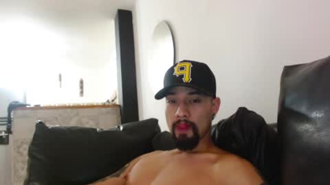 Snapshot of mathew444 chatting on 12-31-24, 04:57 STRURIBE ON INSTAGRAM online show from 12-31-24, 04:57