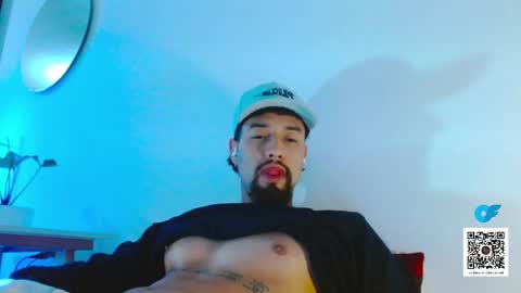 Snapshot of mathew444 chatting on 10-28-25, 07:12 STRURIBE ON INSTAGRAM online show from 10-28-25, 07:12