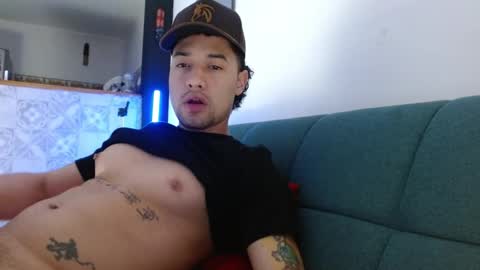 Snapshot of mathew444 chatting on 02-10-26, 11:14 STRURIBE ON INSTAGRAM online show from 02-10-26, 11:14