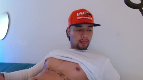 Snapshot of mathew444 chatting on 02-16-26, 12:45 STRURIBE ON INSTAGRAM online show from 02-16-26, 12:45