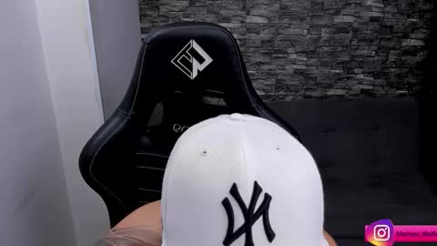 Mathew Independent model online show from 12-18-25, 06:58